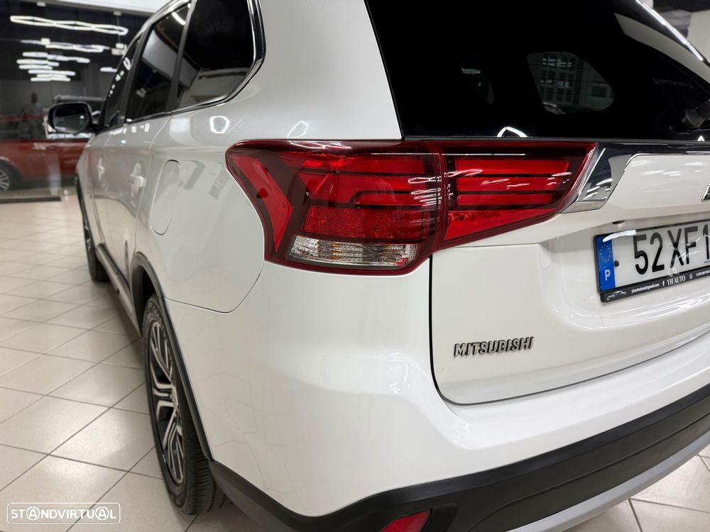 Mitsubishi Outlander 2.2 DI-D Intense+ - 10