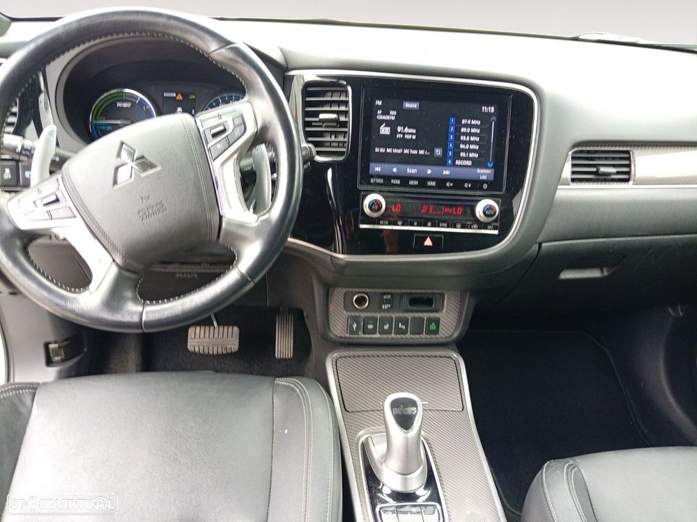 Mitsubishi Outlander 2.4 Intense - 10
