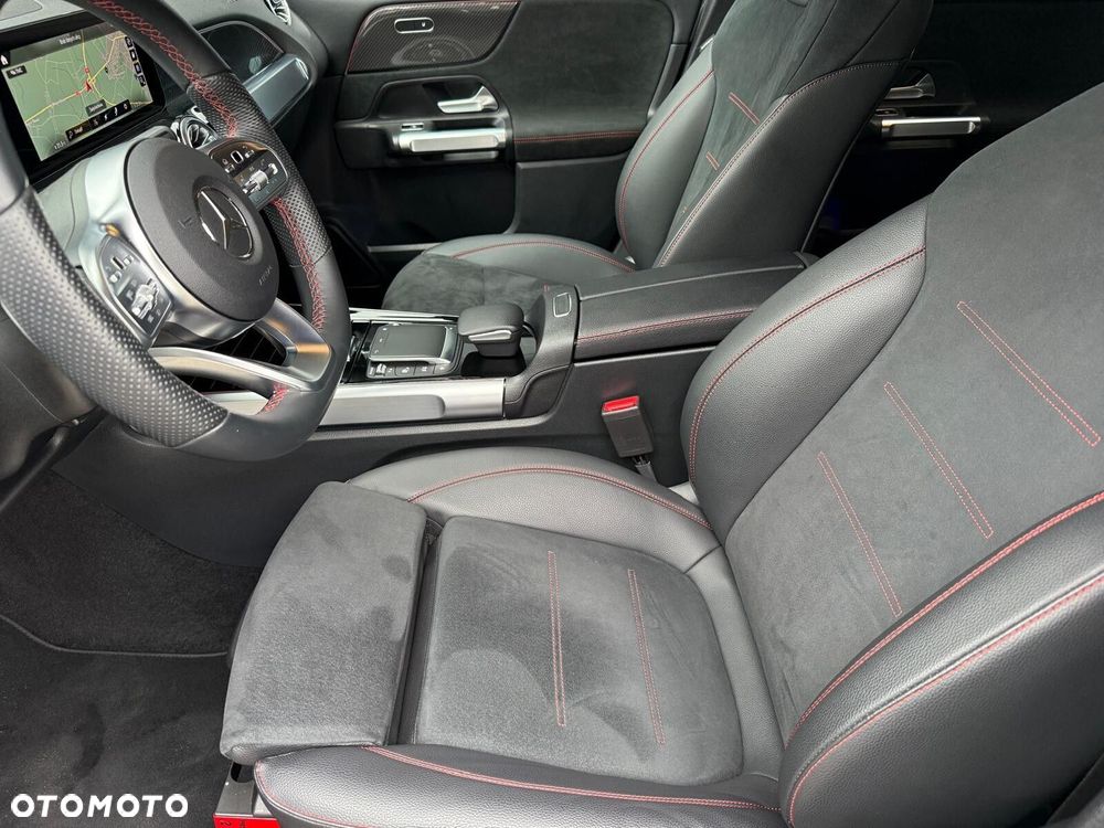 Mercedes-Benz GLB 200 4-Matic AMG Line 8G-DCT - 10