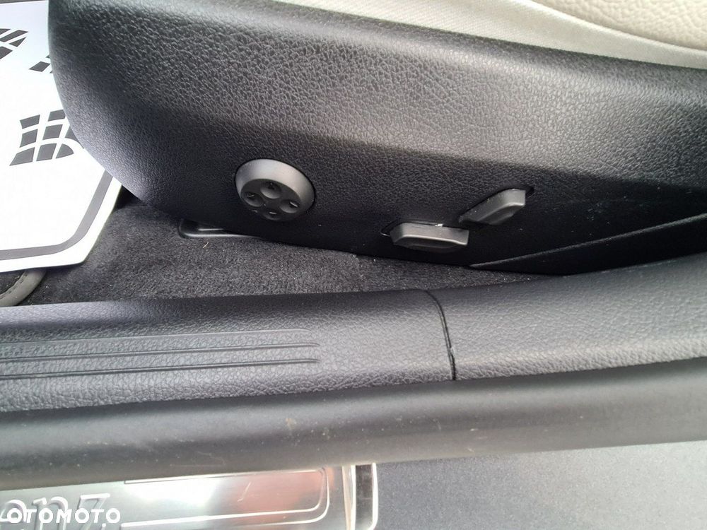 Mercedes-Benz Klasa C 220 d 9G-TRONIC AMG Line - 24