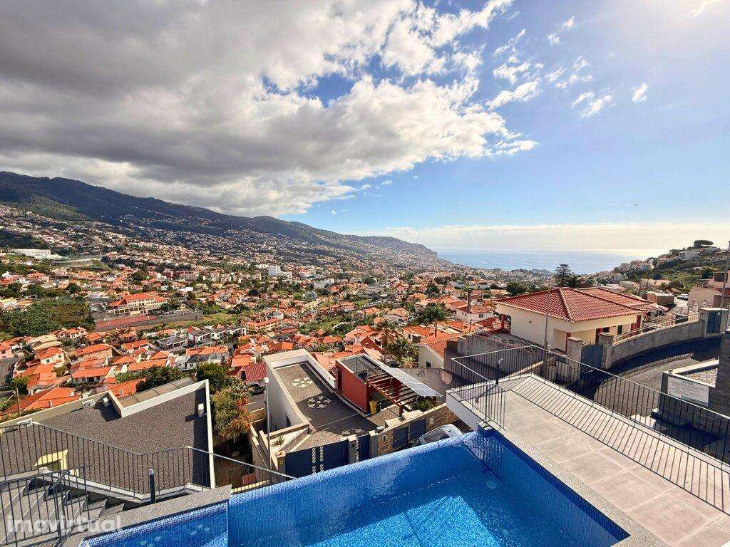 Moradia de Luxo com Vistas Panorâmicas no Funchal - Grande imagem: 3/26