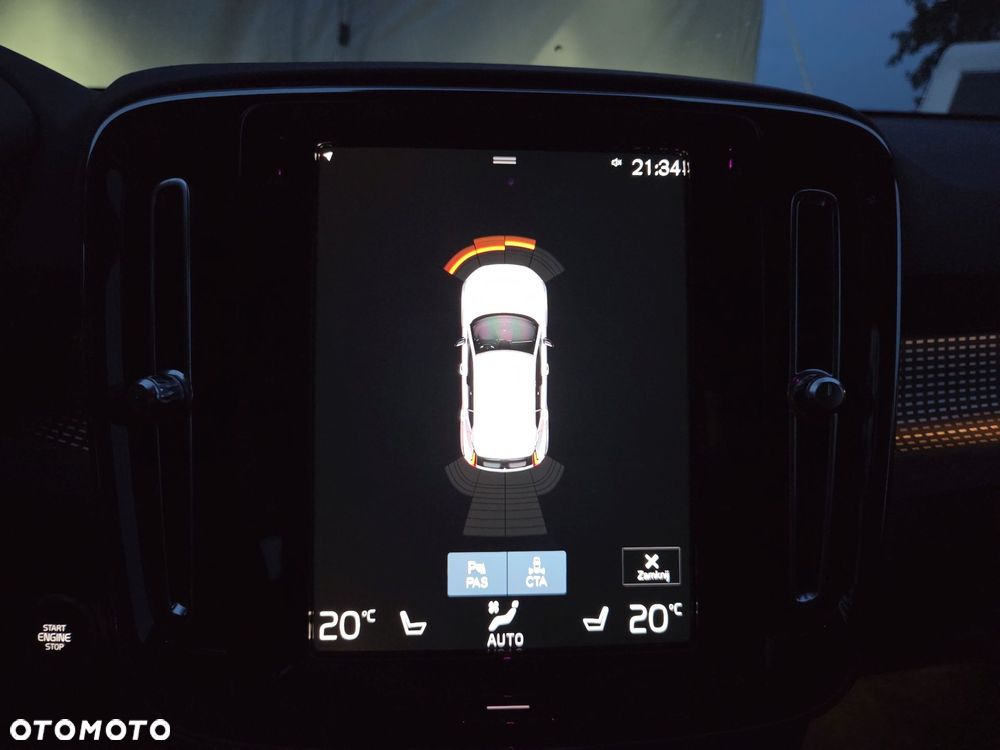 Volvo XC 40 T2 Plus Dark - 22