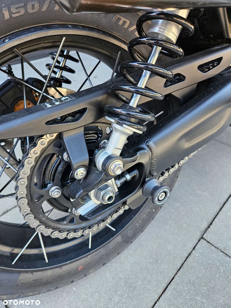 Triumph Scrambler - 6