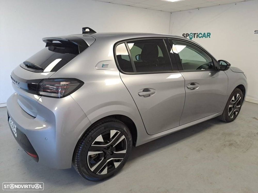 Peugeot 208 - 4