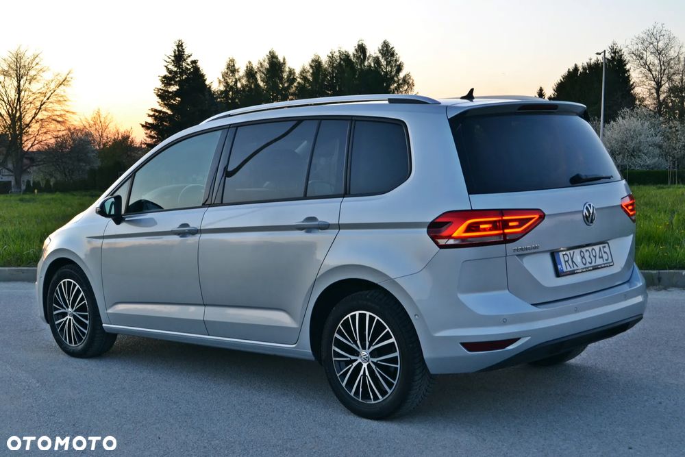 Volkswagen Touran - 5