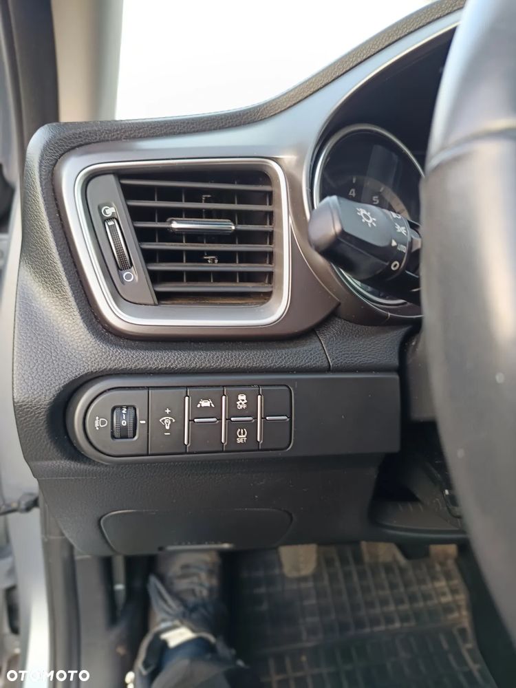 Kia Ceed 1.0 T-GDI M - 10