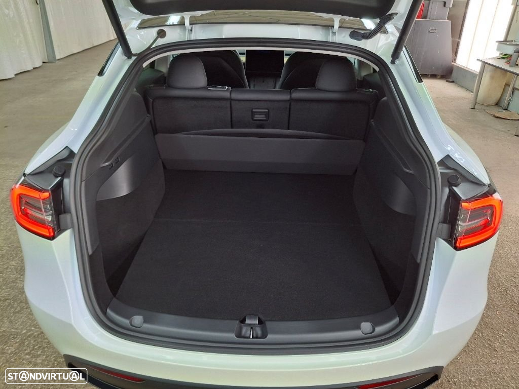 Tesla Model Y RWD - 7