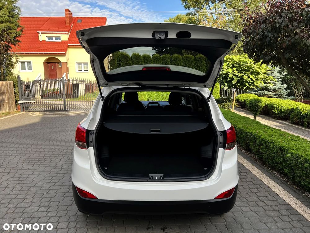 Hyundai ix35 1.6 2WD Fifa World Cup Edition - 12