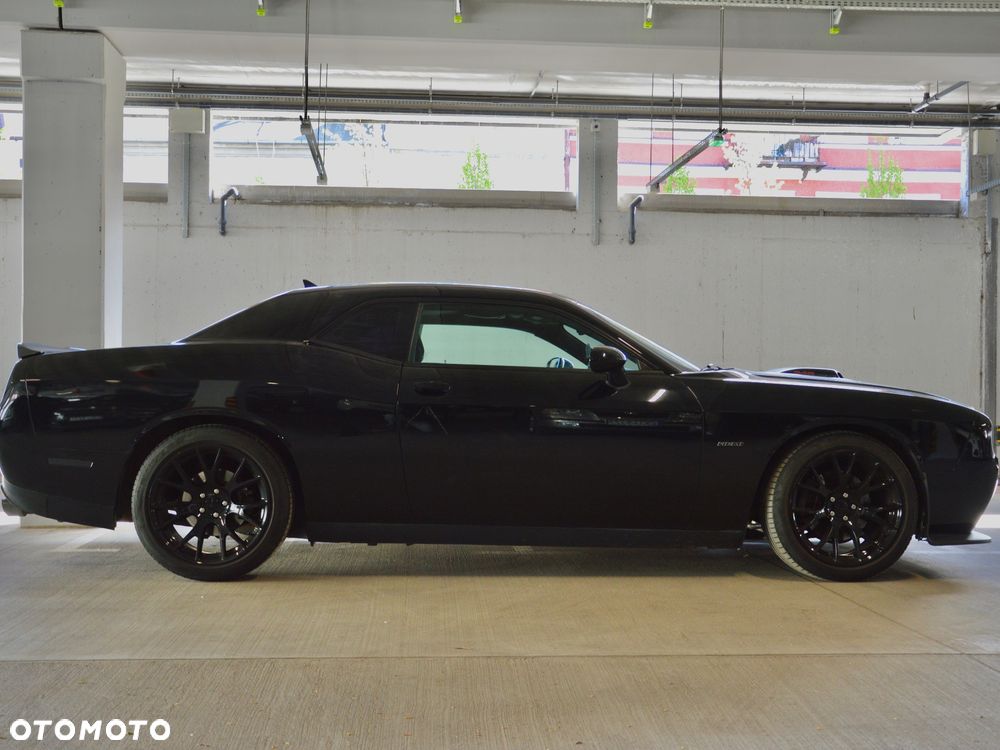 Dodge Challenger - 22