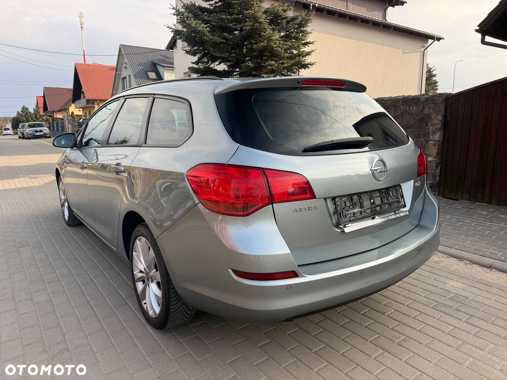 Opel Astra 1.7 CDTI DPF 150 Jahre - 4