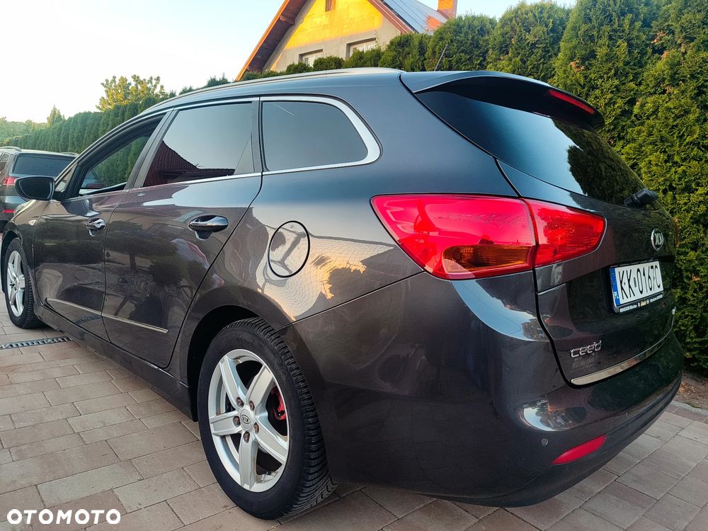 Kia Ceed - 16