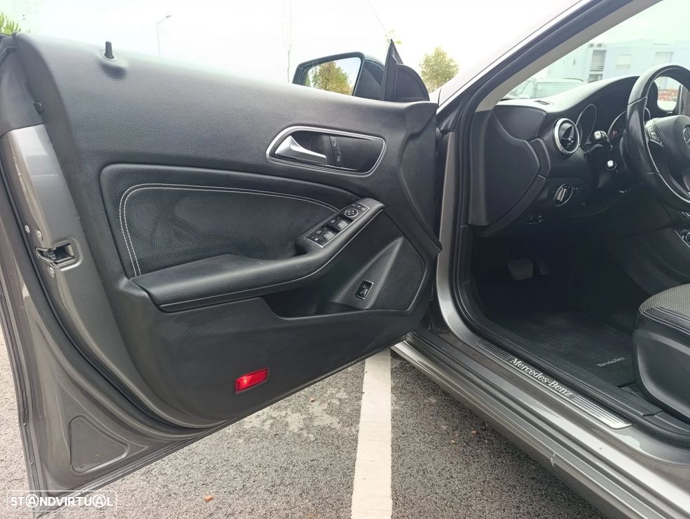 Mercedes-Benz CLA 180 d 7G-DCT Urban - 20