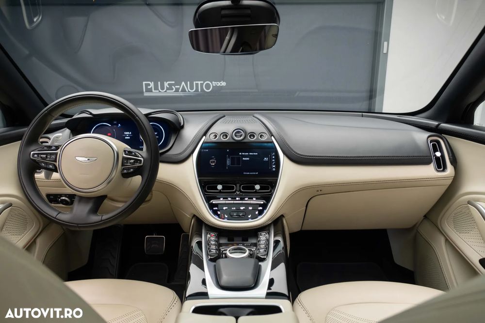 Aston Martin DBX - 13