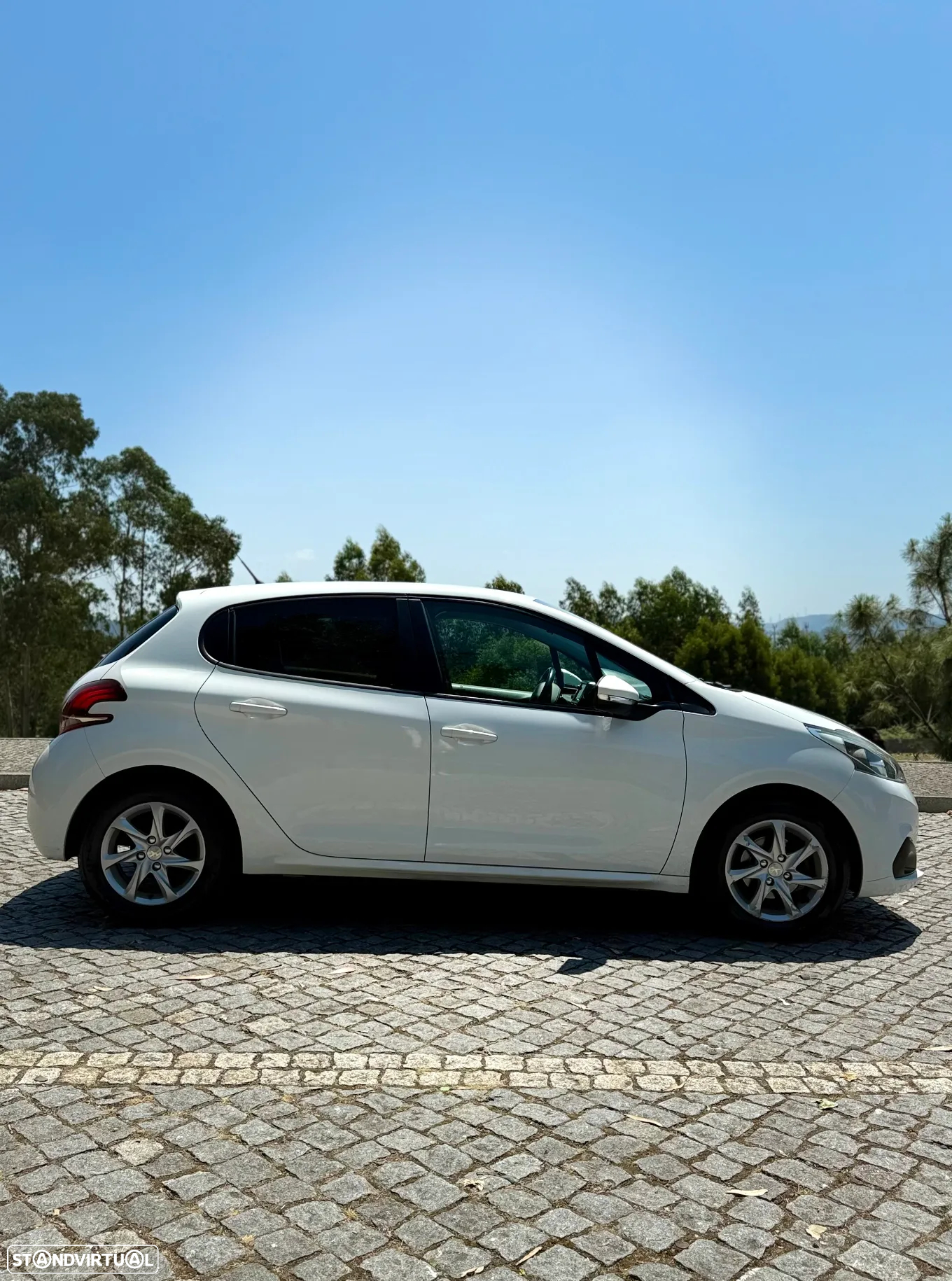 Peugeot 208 1.2 PureTech Allure - 8