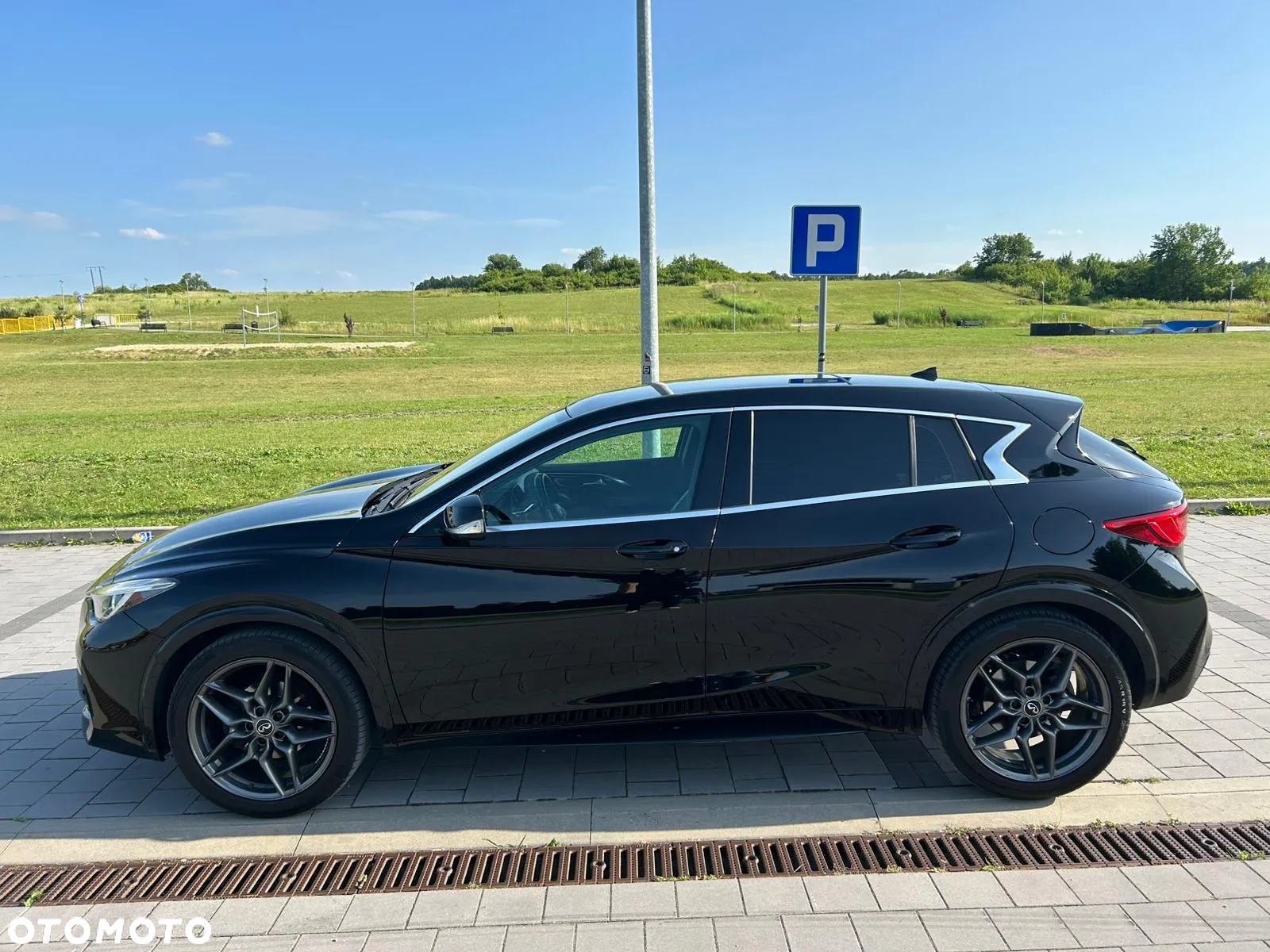 Infiniti Q30 - 19