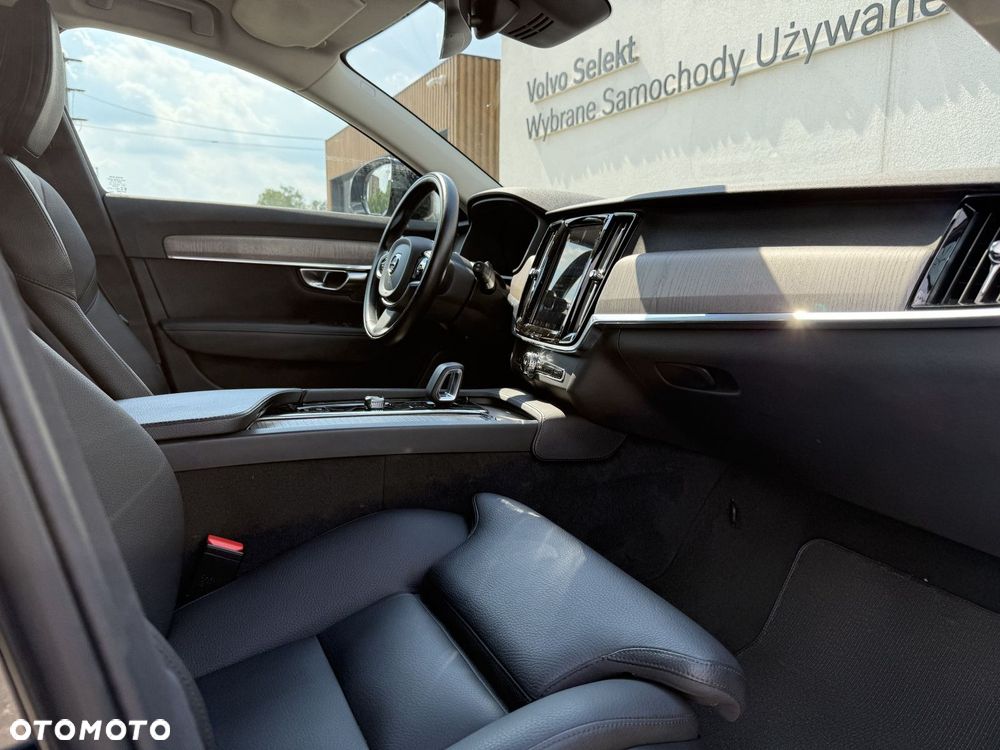 Volvo V90 Cross Country - 16