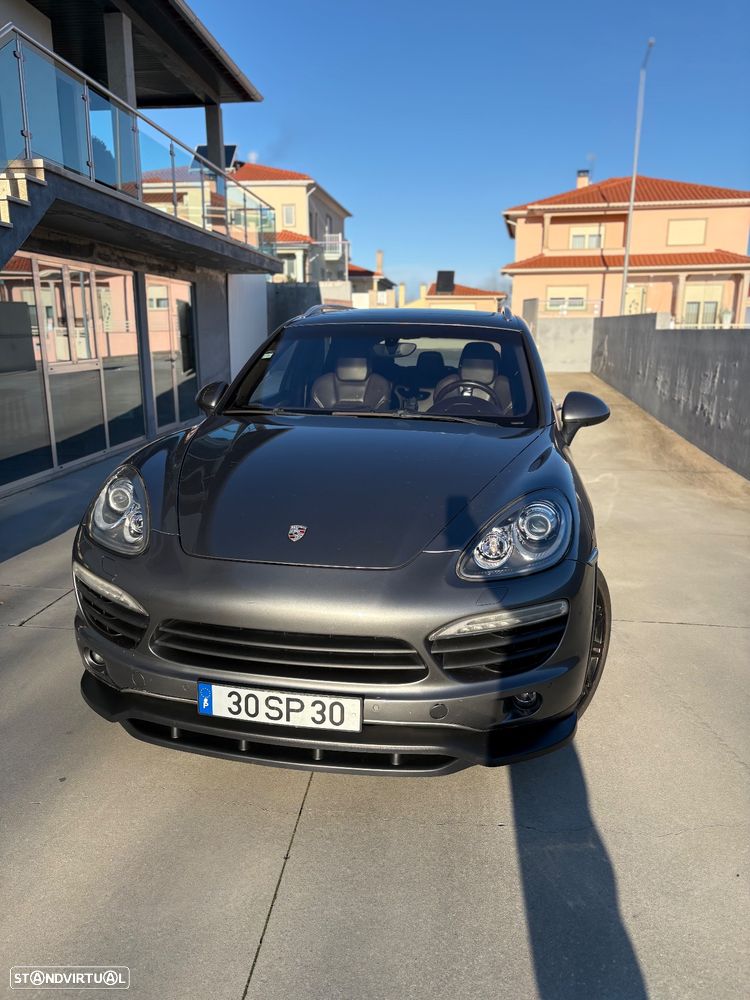 Porsche Cayenne S - 1