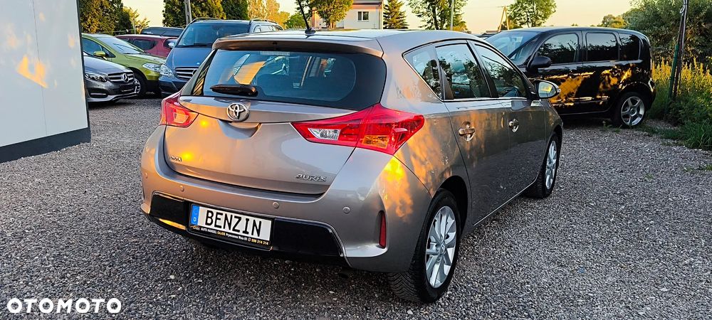 Toyota Auris 1.33 VVT-i Premium Comfort - 5