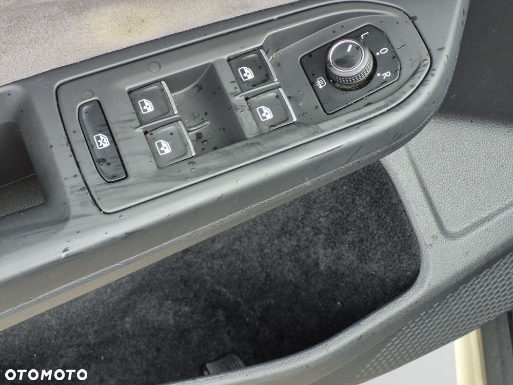 Volkswagen Golf Variant - 11