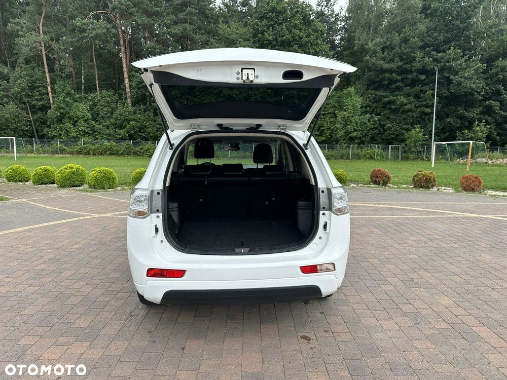 Mitsubishi Outlander - 8