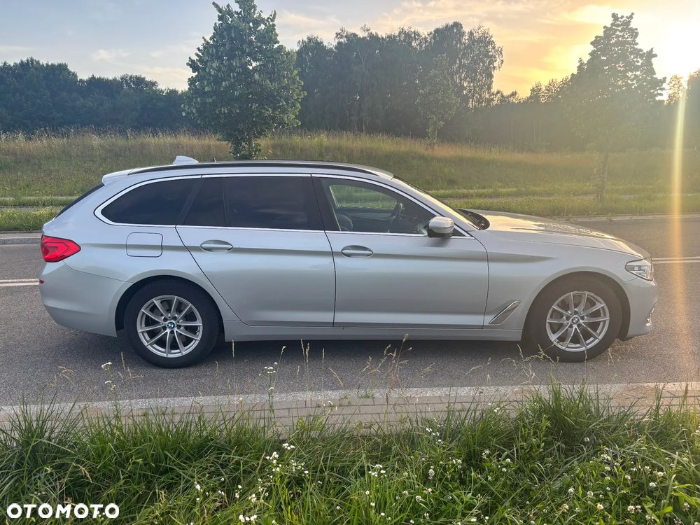 BMW Seria 5 530d xDrive - 14