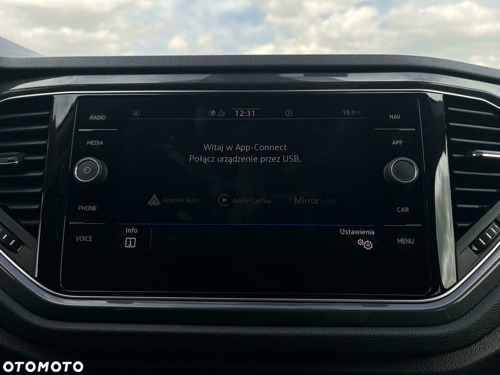 Volkswagen T-Roc - 21