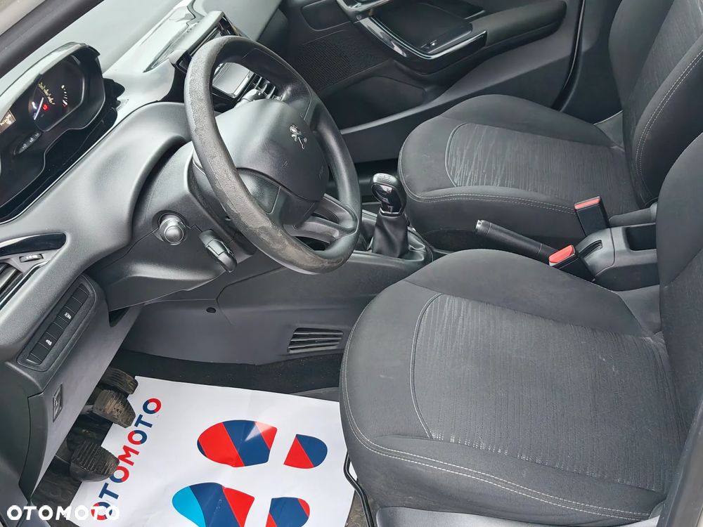 Peugeot 208 - 7