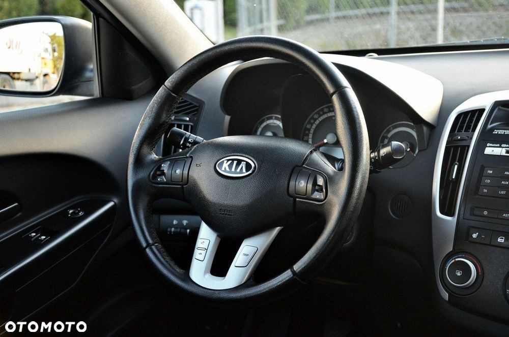 Kia Ceed - 8
