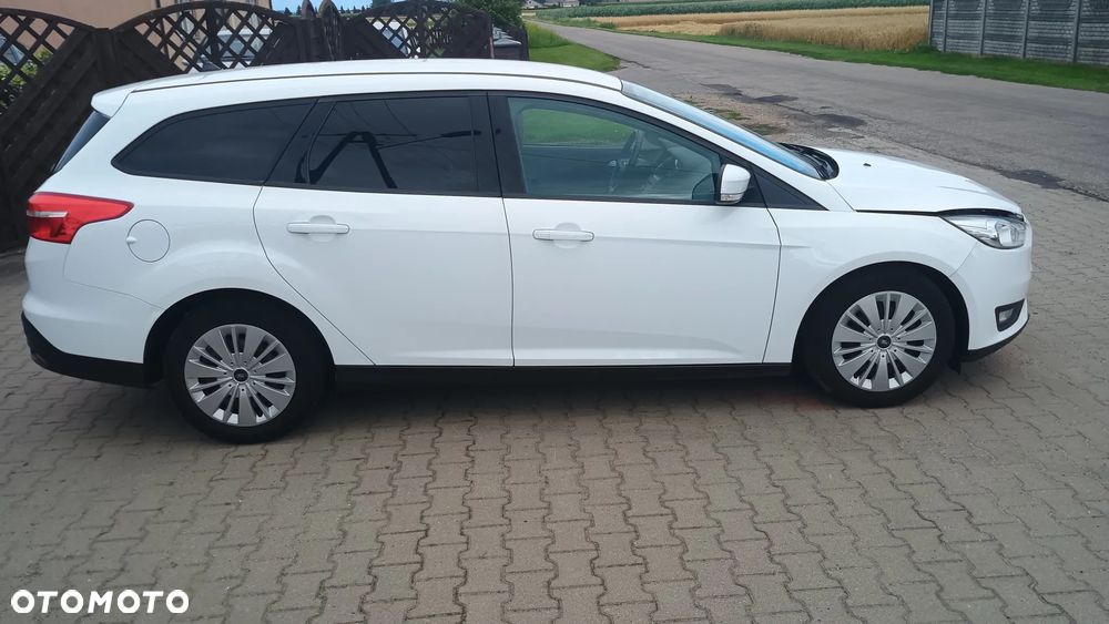 Ford Focus 1.5 EcoBoost SYNC Edition ASS PowerShift - 4