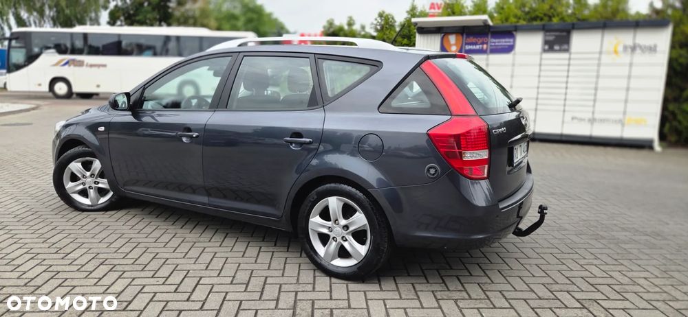 Kia Ceed 1.4 CVVT Dream-Team Edition - 10