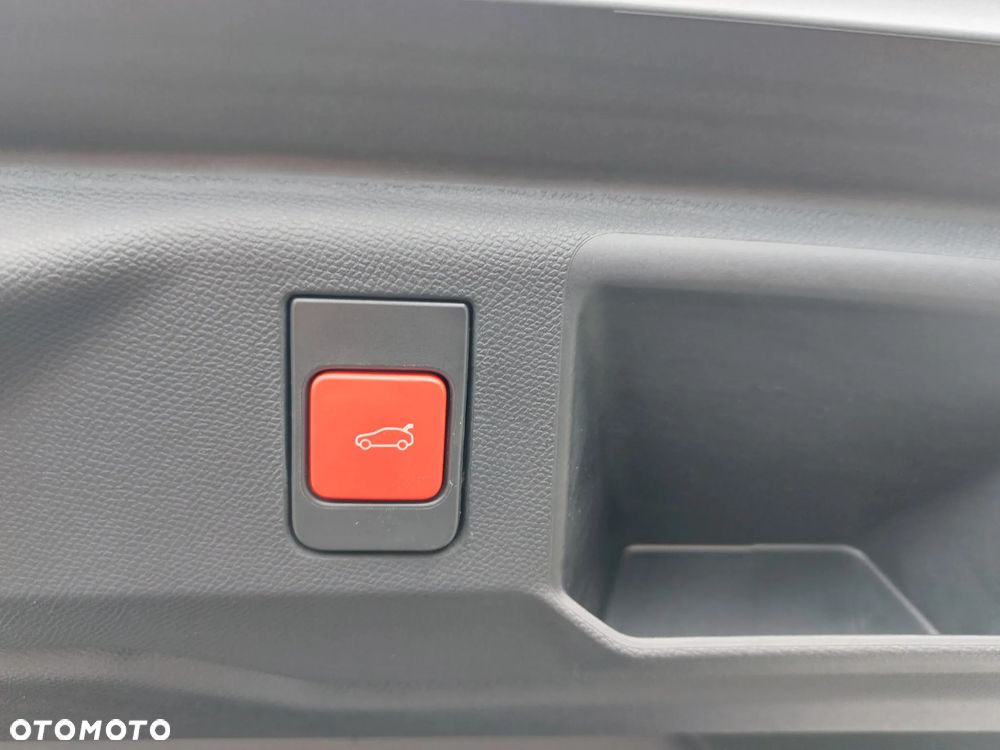 Peugeot 5008 1.6 PHEV 195 GT S&S e-DCS7 - 10