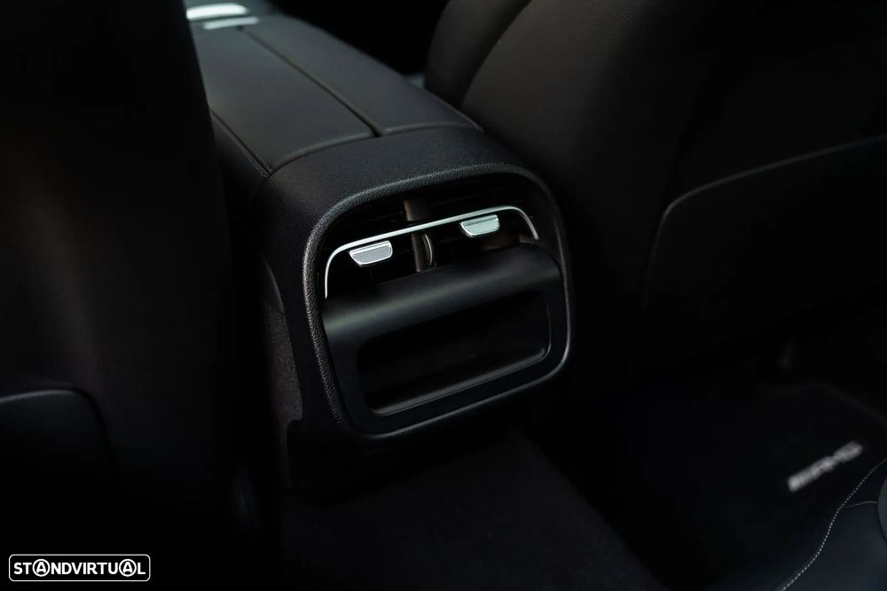 Mercedes-Benz E 300 e AMG Line - 27