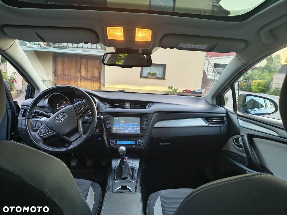 Toyota Avensis - 4