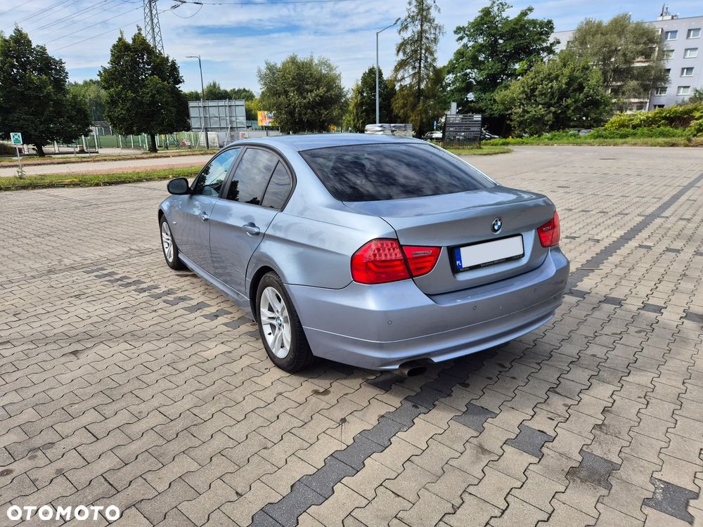 BMW Seria 3 318i - 3