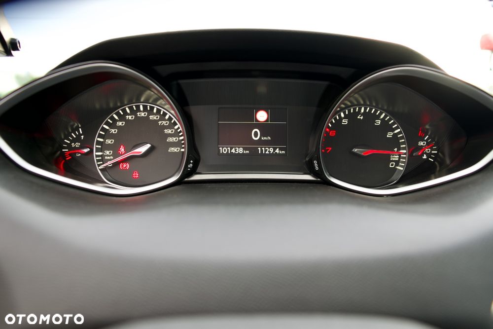 Peugeot 308 1.2 PureTech GPF Allure Pack S&S - 18
