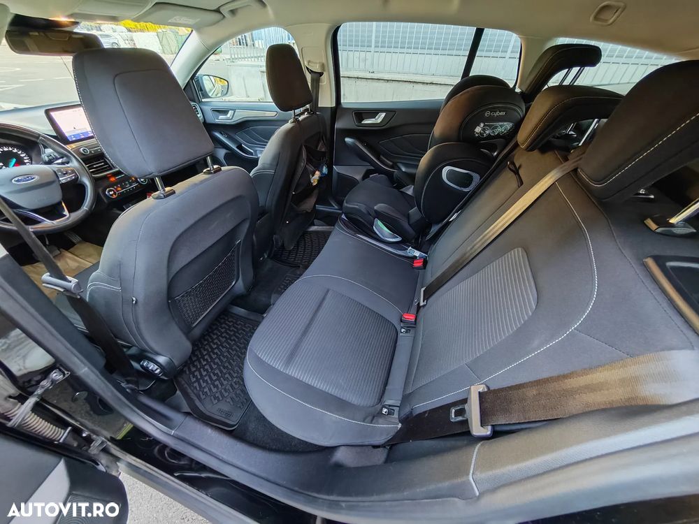 Ford Focus 2.0 TDCi Powershift Titanium - 9