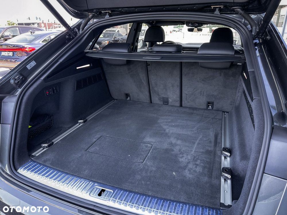 Audi Q8 - 10