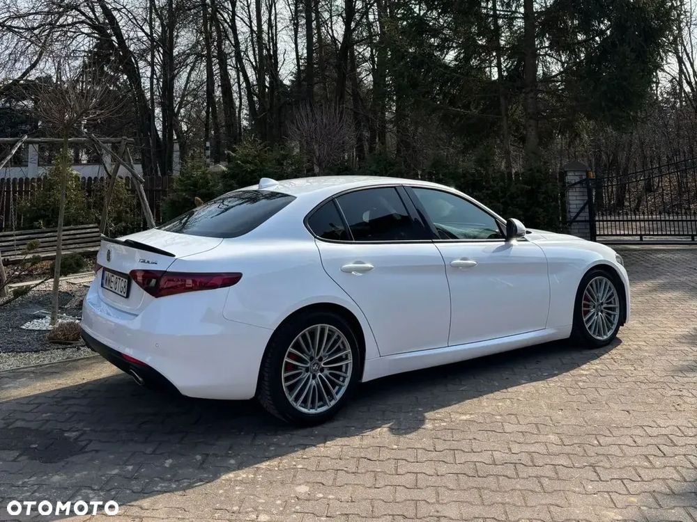 Alfa Romeo Giulia 2.2 AT8 Super - 5