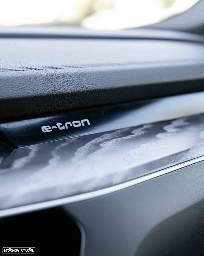 Audi e-tron 55 quattro S line - 38