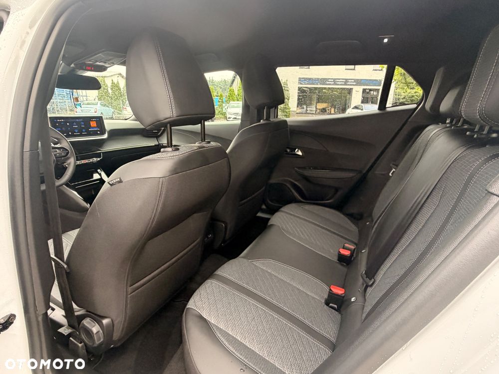 Peugeot 2008 Hybrid 136 e-DSC GT - 23