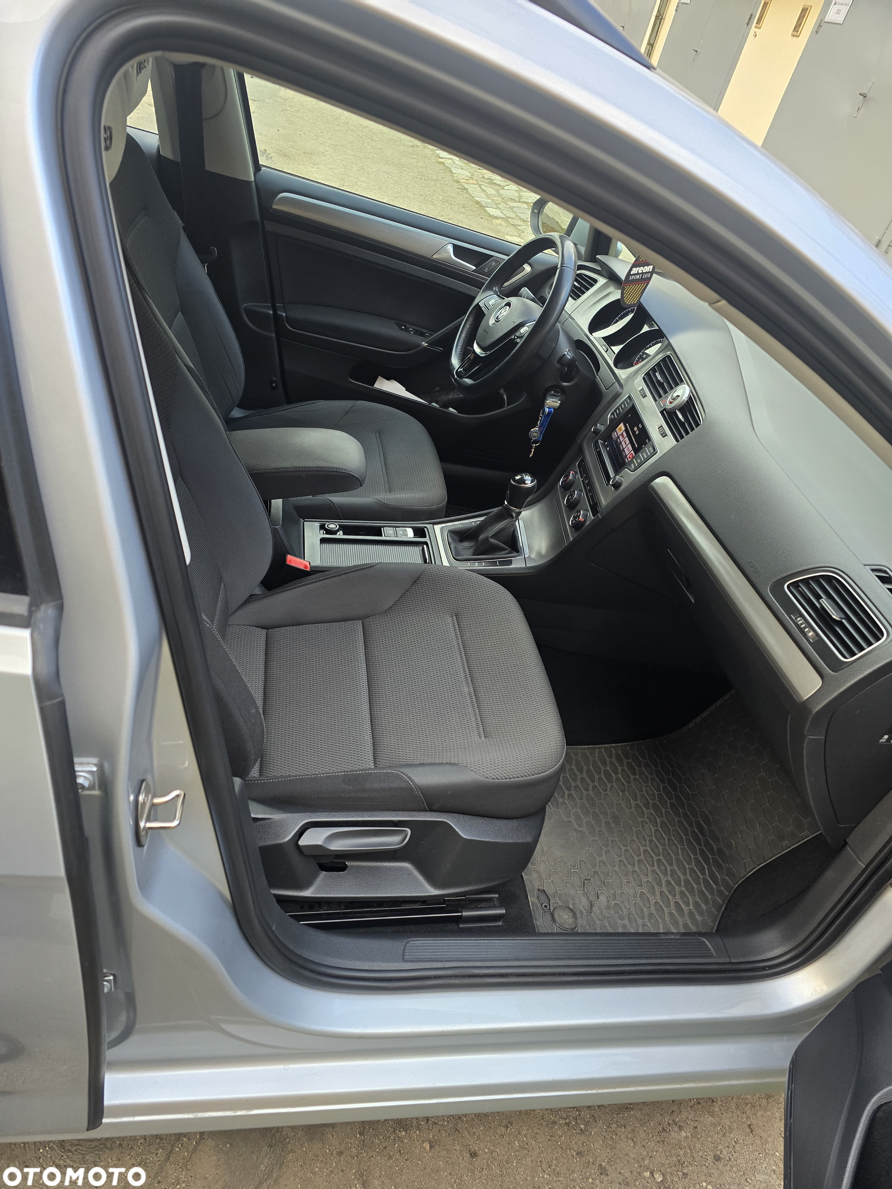 Volkswagen Golf VII 1.6 TDI BMT Comfortline - 12