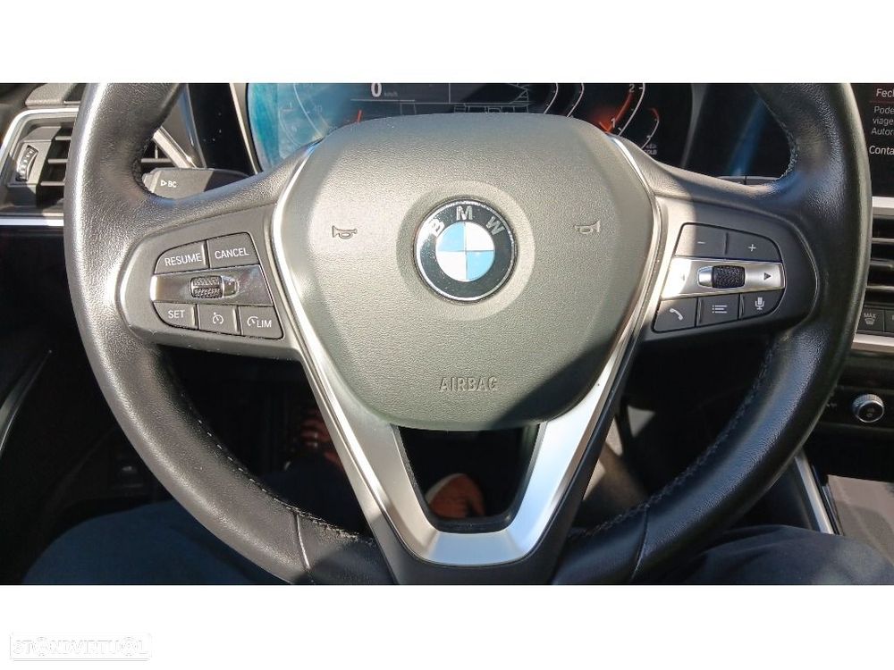 BMW 318 d Touring Auto - 12