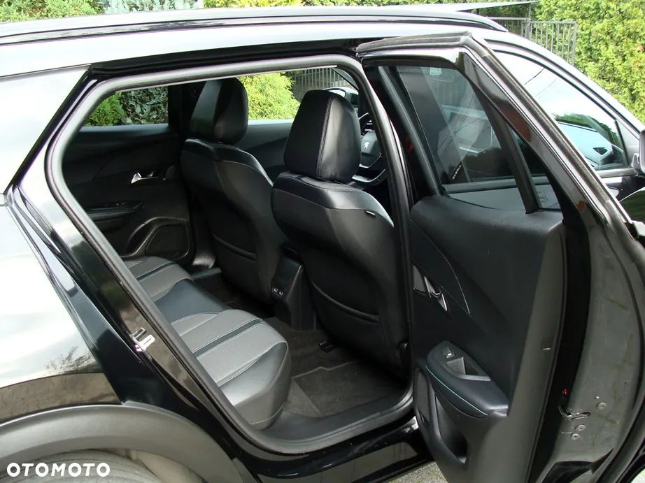 Peugeot 2008 BlueHDi 130 Allure S&S EAT8 - 14