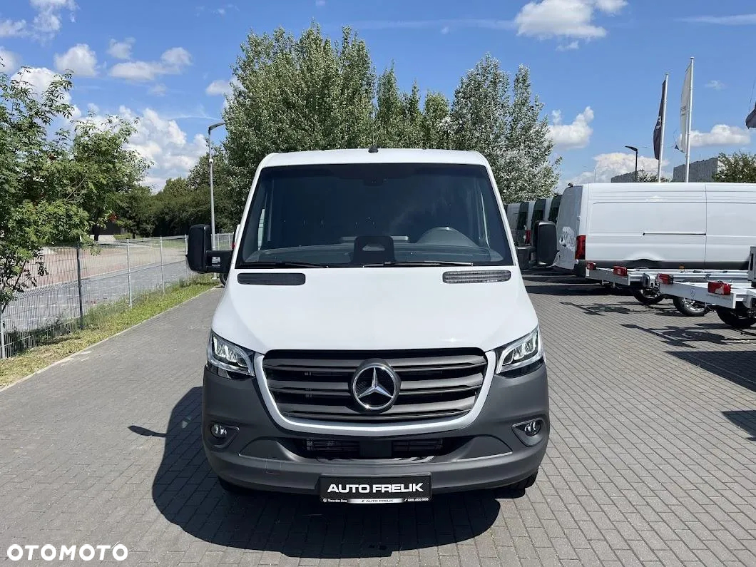 Mercedes-Benz Sprinter - 2