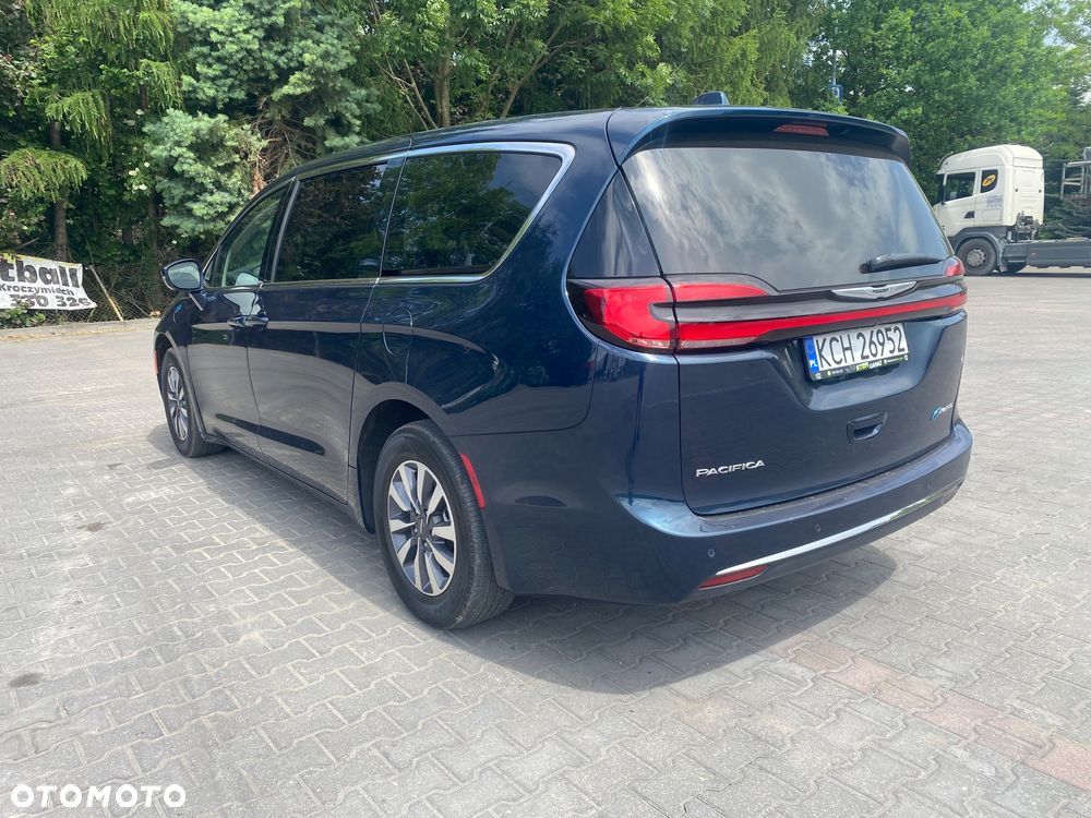 Chrysler Pacifica - 4