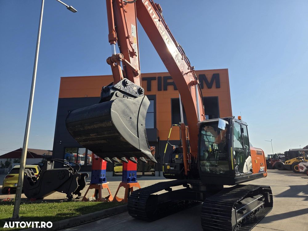 Hitachi ZX210LC-6, 2021, 2.676h, 23,1 tone, CUPLA RAPIDA HIDRAULICA, cupa 1,3mc, 3 pompe hidr, inst picon, camera spate si laterale, antifurt, latime 2,99m, ad sapare 7m, cons mediu 12l/h, lant 90% ok, posibil leasing-STARE CA NOU-PROMOTIE 99.750 Eur+Tva - 6