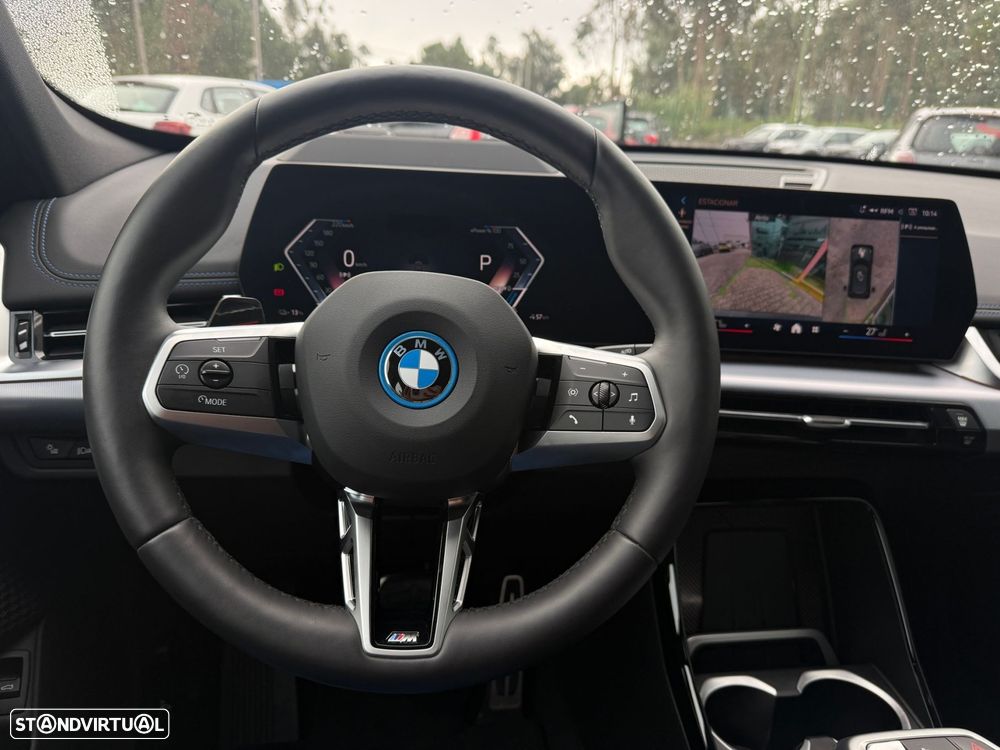 BMW iX1 eDrive20 Pack Desportivo M - 21
