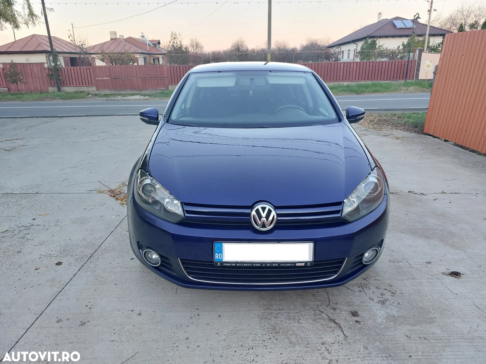 Volkswagen Golf 1.6 TDI DPF Highline - 16