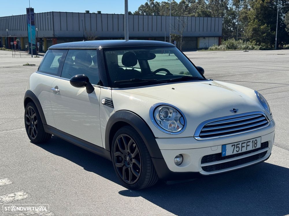 MINI 3 Portas Cooper D - 2