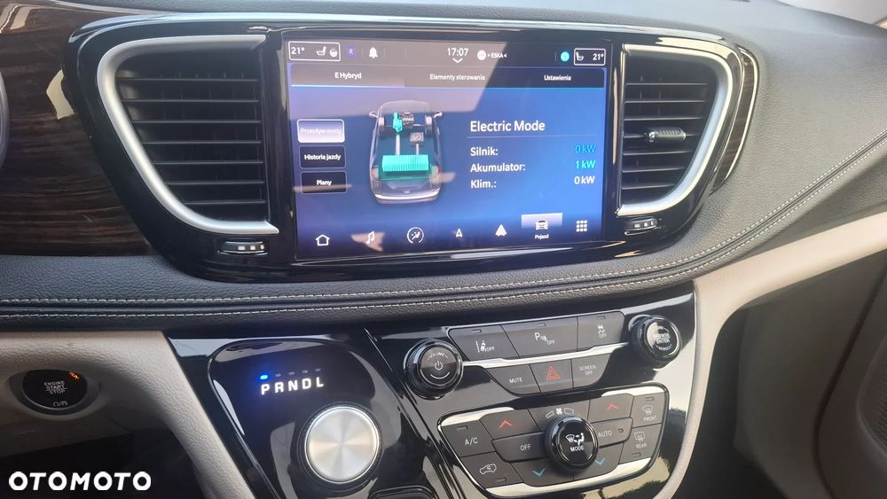 Chrysler Pacifica - 31